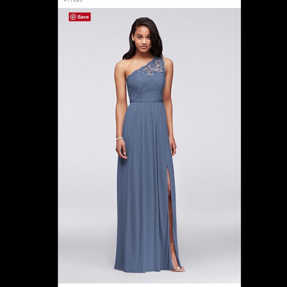 One shoulder lace bridesmaid 👗